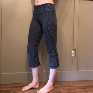 Lululemon Gather & Crow Crop Yoga Pants Leggings Navy Pinstripe Luon Size 6